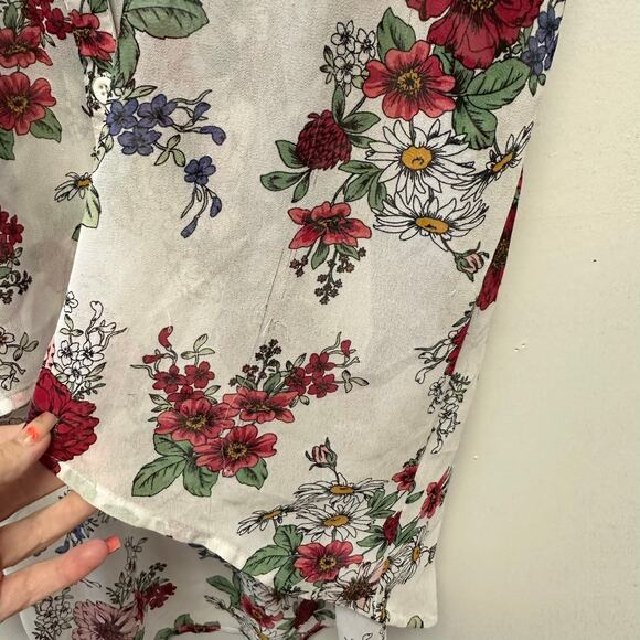 Torrid Floral Short Sleeve Top - Red and White - Picture 7 of 8